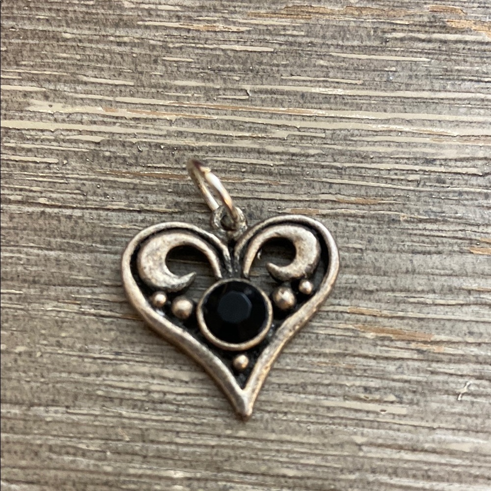 5/$10❤️❤️❤️Vintage 90s Tibetan Silver Black Rhinestone Heart Charm Pendant